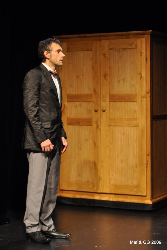 Bernard Faure Décors-Armoire à roulettes démontable-Le Malade imaginaire 2009-B