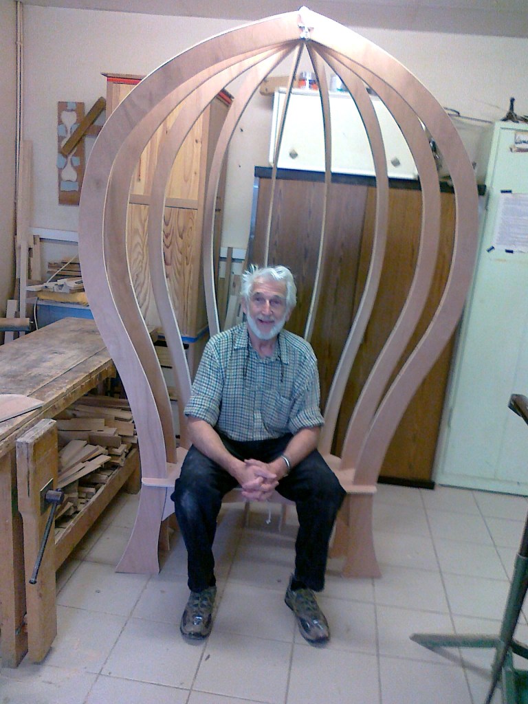 Trône démontable. Yvonne Princesse de Bourgogne-Bernard Faure - Rouge banane Théâtre 2013