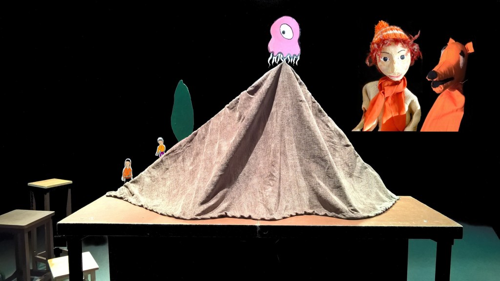 Bernard Faure Décors-Yan et la rose des sables-TABLE de scène-2016