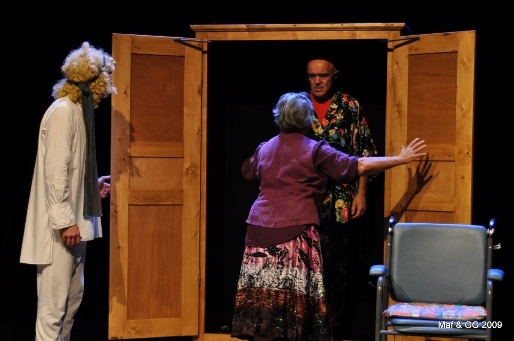 Bernard Faure Décors-Armoire à roulettes démontable-Le Malade imaginaire 2009-C